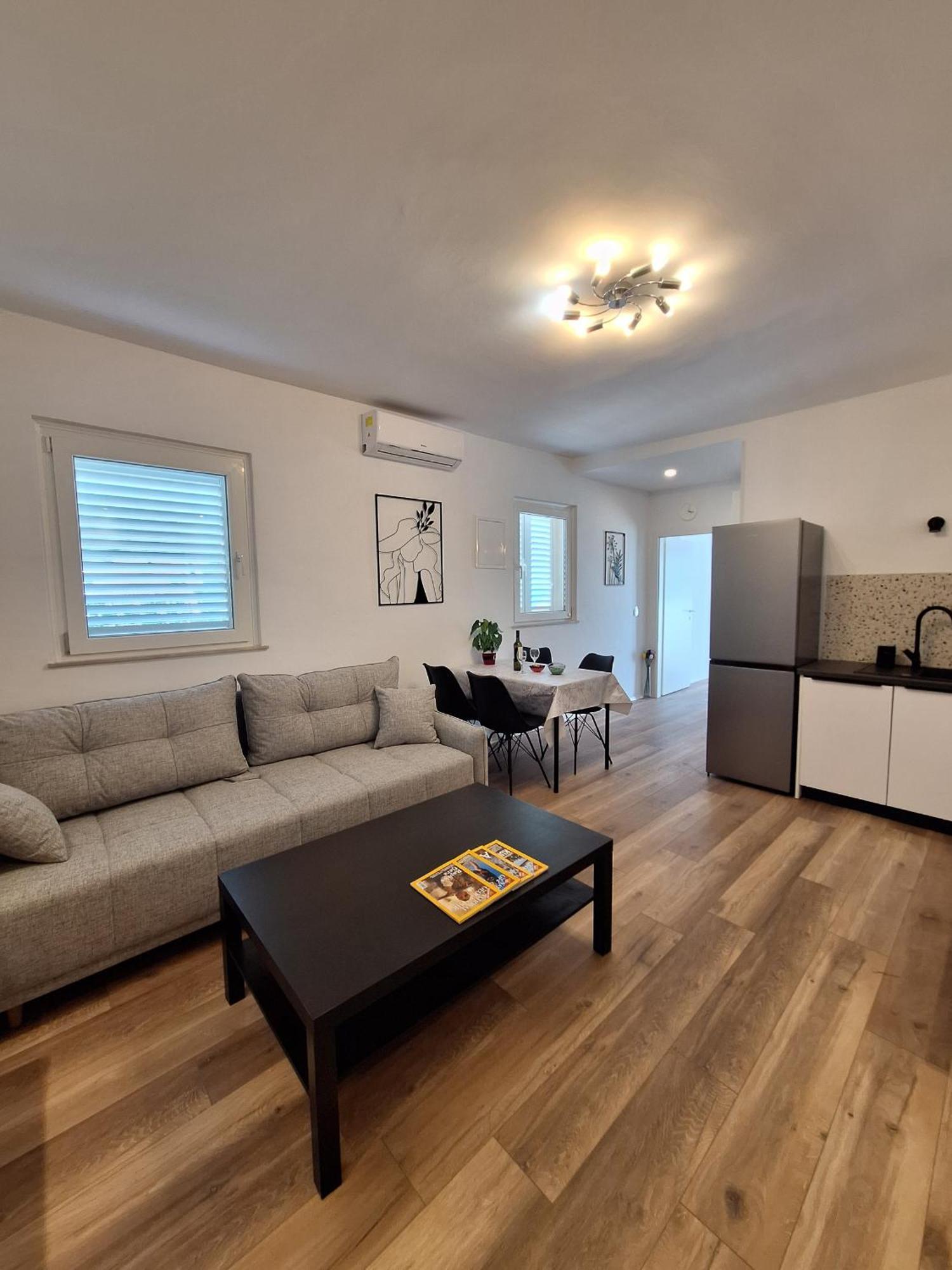 Pin Apartment