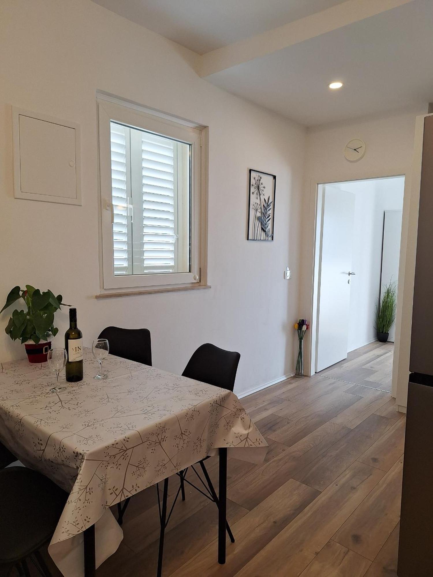 Pin Apartment Mlini
