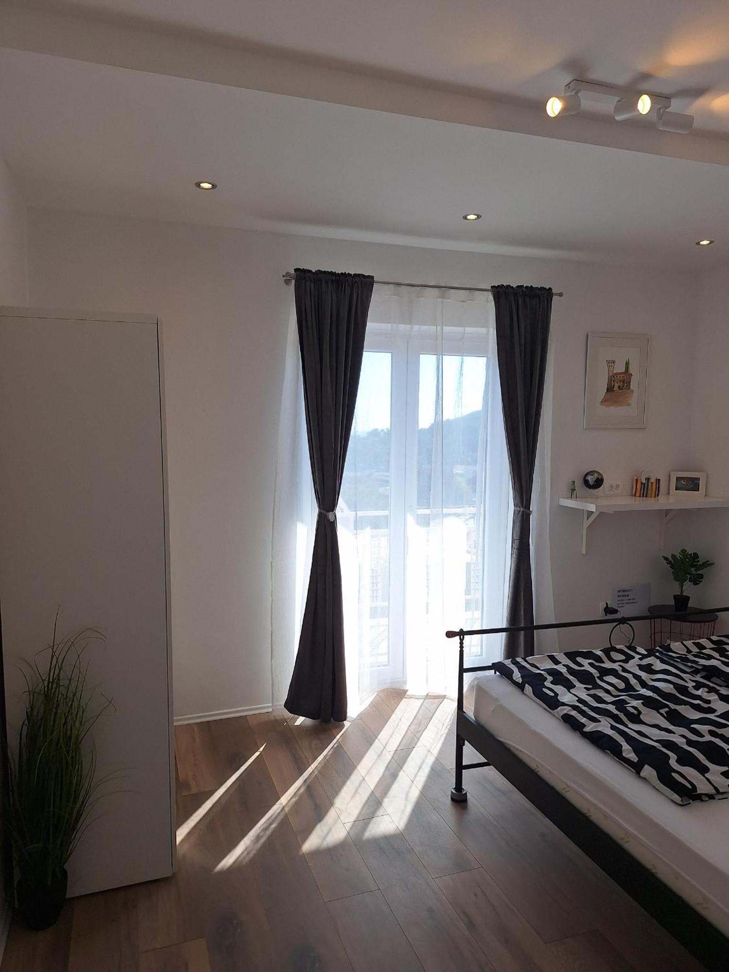 Apartment Pin *